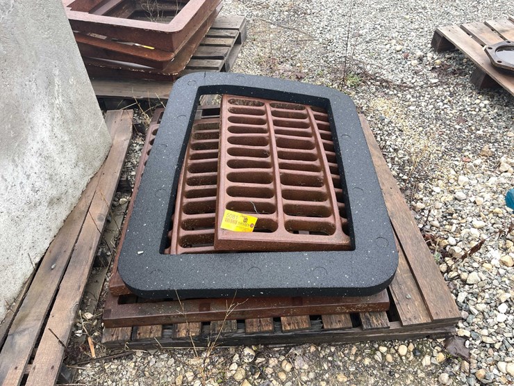#5081-•-(4)-cast-iron-trench-grates-image-1