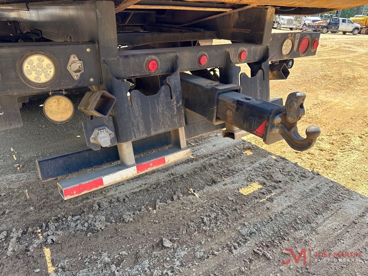 peterbilt-348-image-14