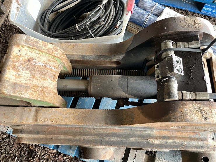 komatsu-pc200-image-12