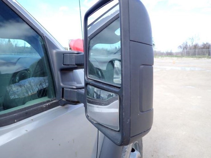 2012-ford-f550-xl-image-54