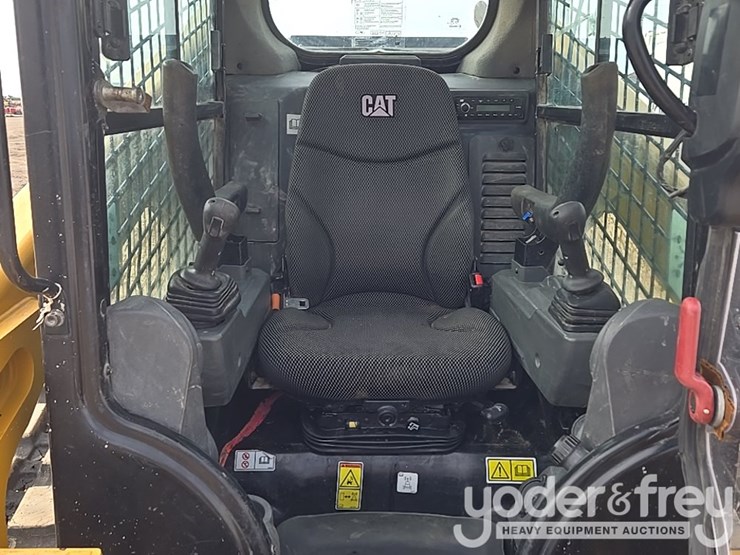 2021-caterpillar-289d3-image-43