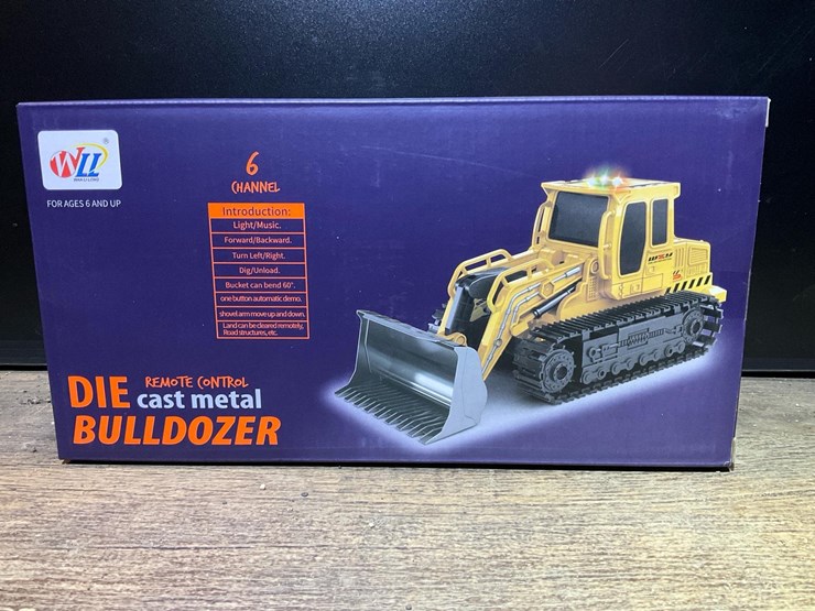 #984-•-remote-control-engineering-vehicles-(bulldozer-&-dump-truck)*---middlebury,-in-image-2