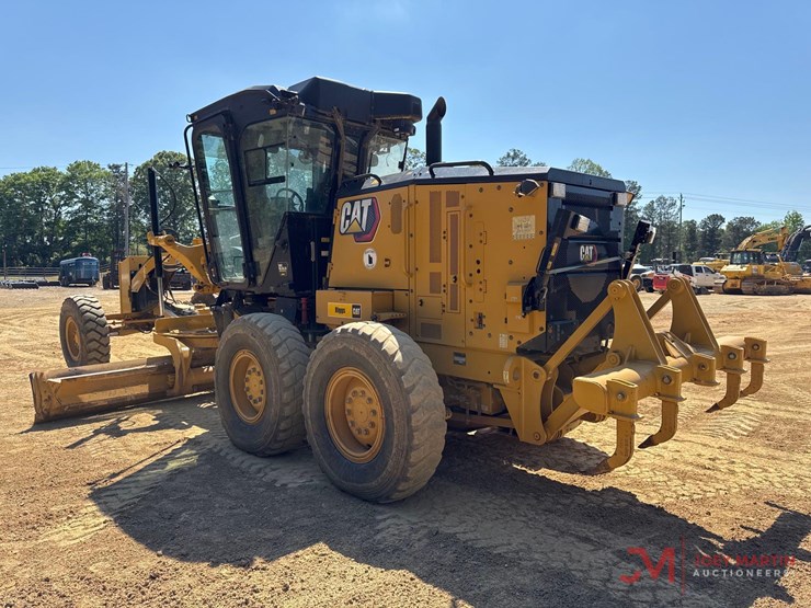 2021-caterpillar-120-image-3