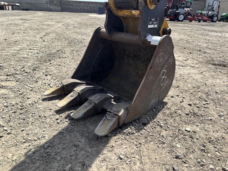 2006-deere-27d-image-11