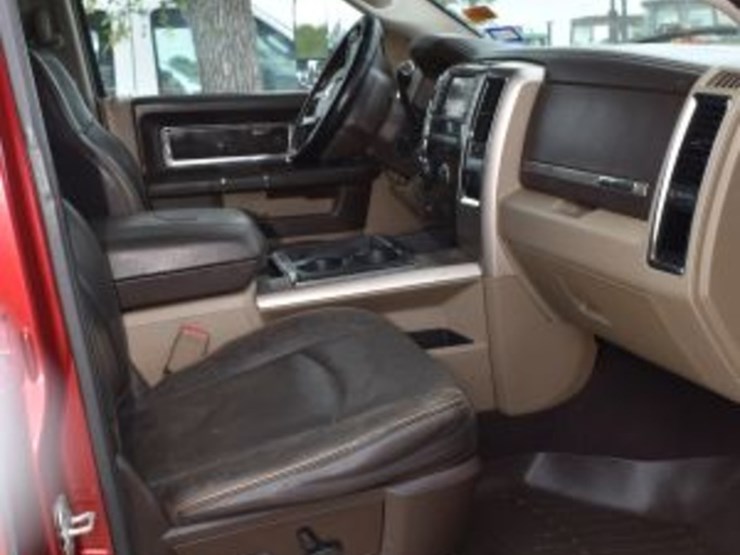 2012-dodge-3500-image-12