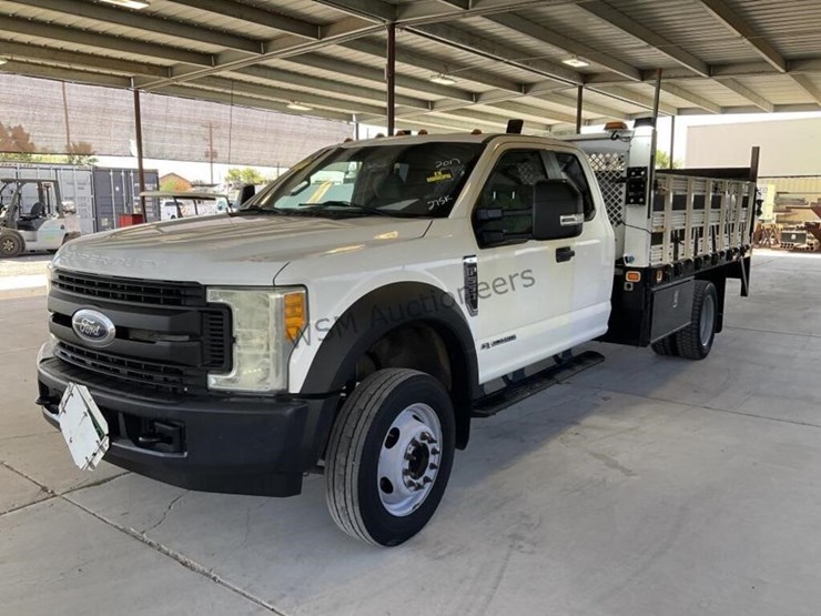 2017-ford-f550-image-4