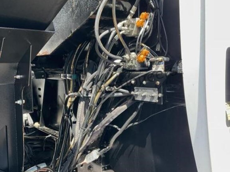 2016-kenworth-k370-image-12