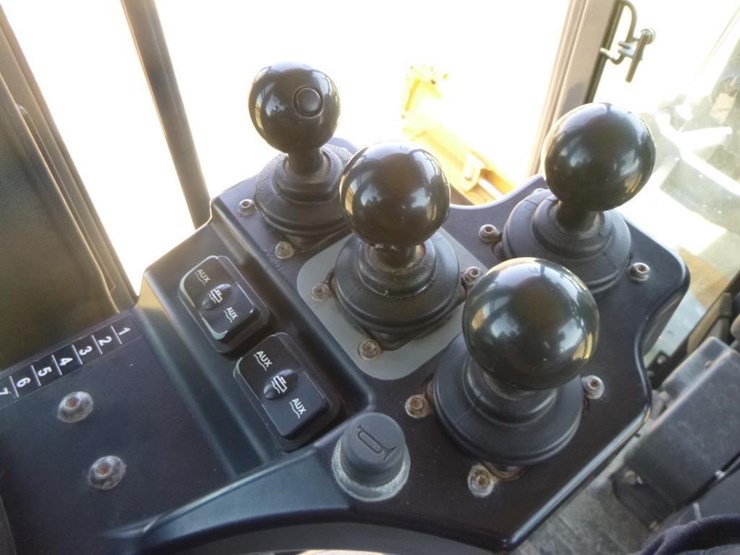2013-deere-872gp-image-9