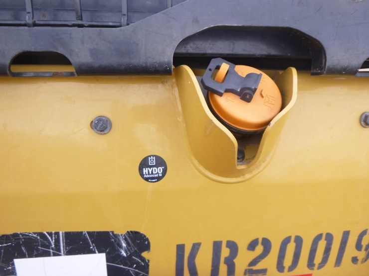 2015-caterpillar-d4k2-lgp-image-31