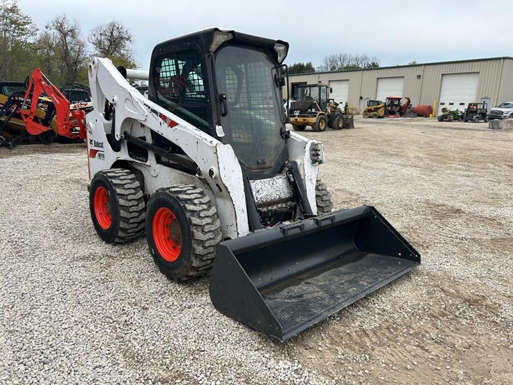 2019-bobcat-s740-image-6
