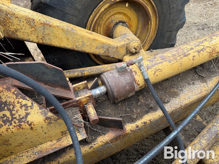 caterpillar-pull-type-scraper-image-18