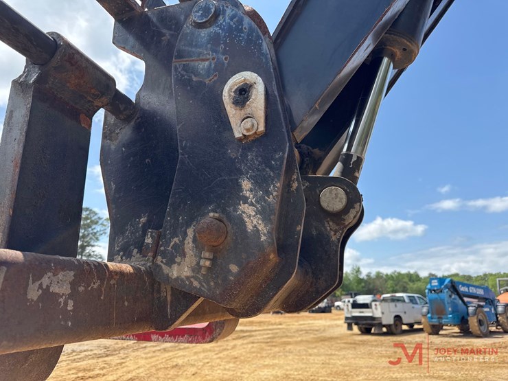 2015-caterpillar-tl1055c-image-6