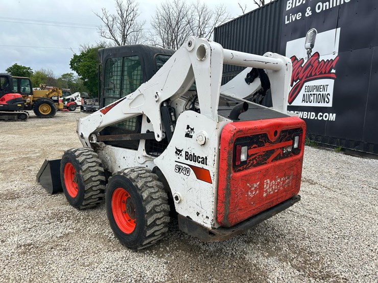 2019-bobcat-s740-image-2