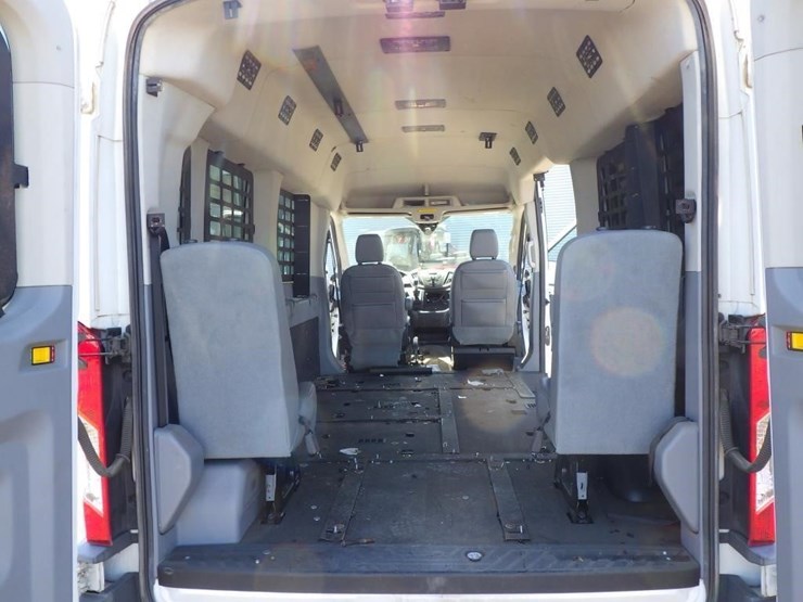 2017-ford-transit-image-8