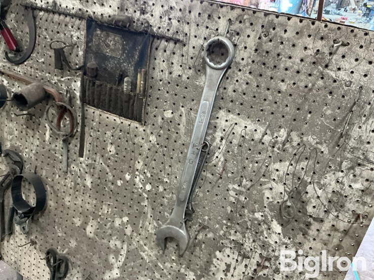 tools-w/tool-stand-image-17