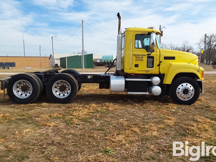 2015-mack-pinnacle-chu613-t/a-truck-tractor-image-4