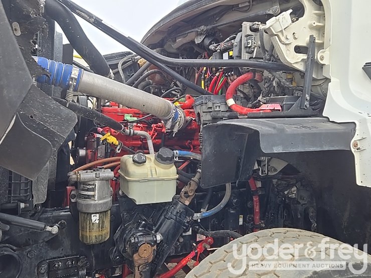 2019-freightliner-108sd-image-41