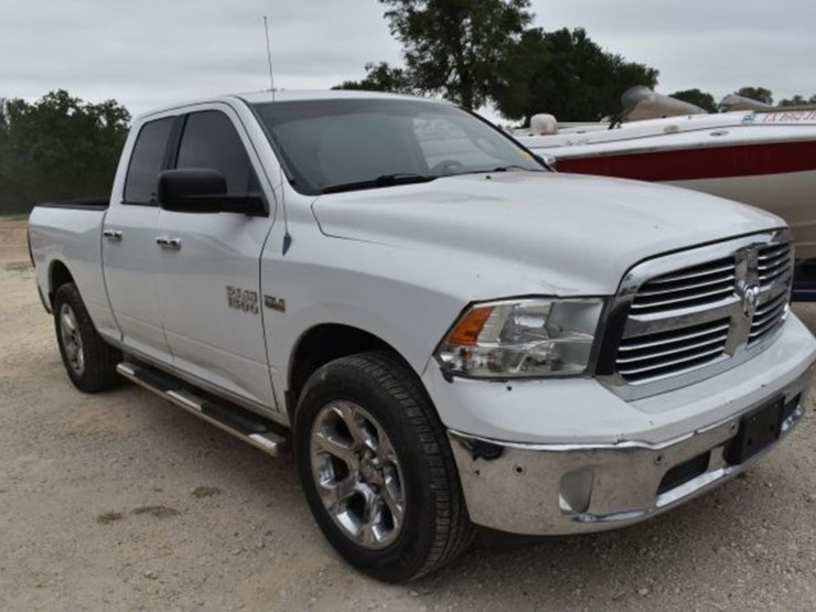 2014-dodge-1500-image-2