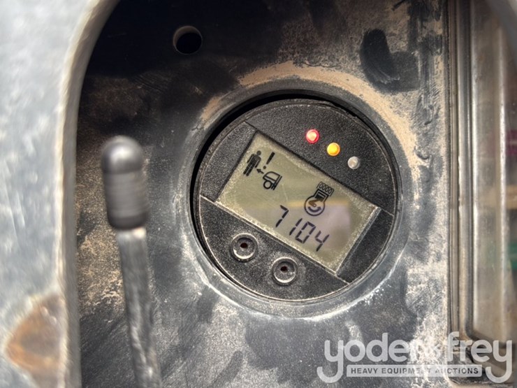 2018-bomag-bmp8500-image-29