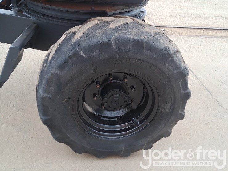 terex-6-ton-swivel-skip-dumper,-roll-bar-image-8