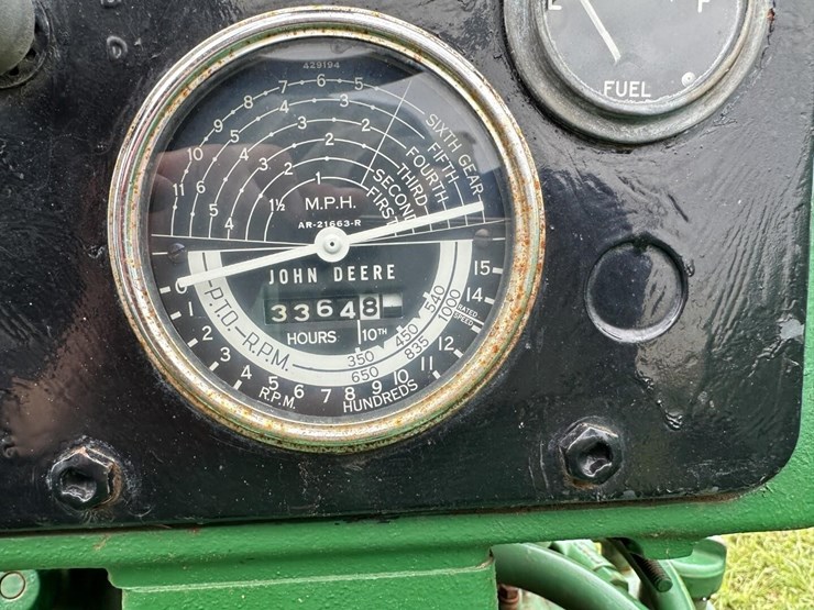 john-deere-520-image-15