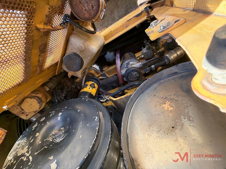 1998-deere-750c-image-15