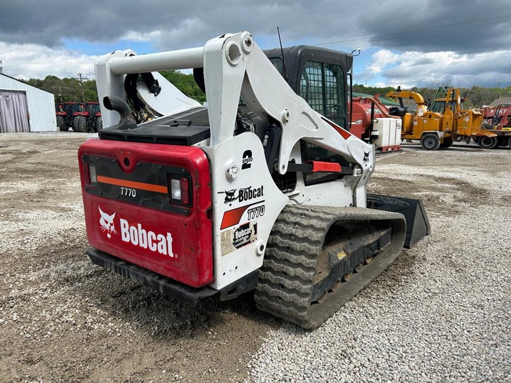 2022-bobcat-t770-image-4