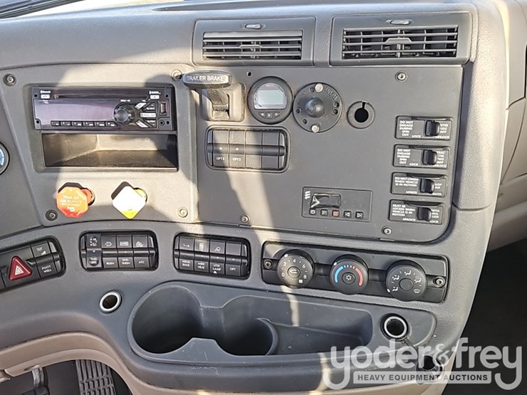 2019-freightliner-cascadia-125-image-29