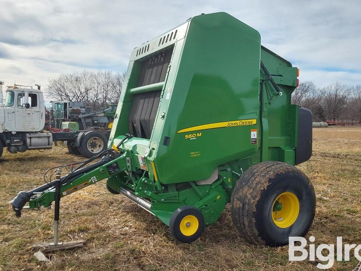 2023-john-deere-560m-image-8