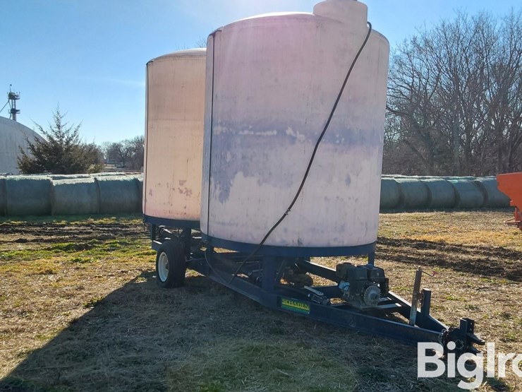 schaben-1500-gallon-portable-vertical-storage-tanks-image-1