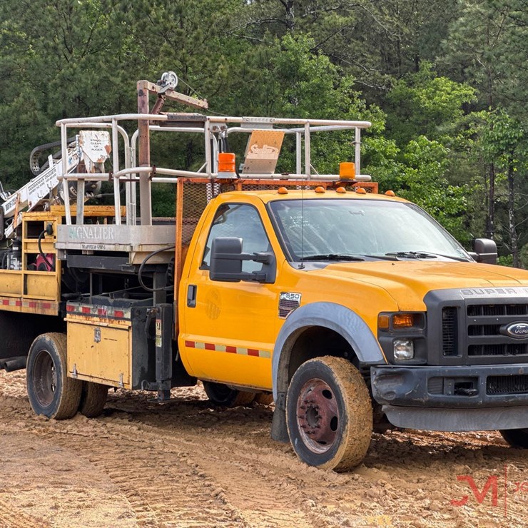 2008 FORD F550 XL