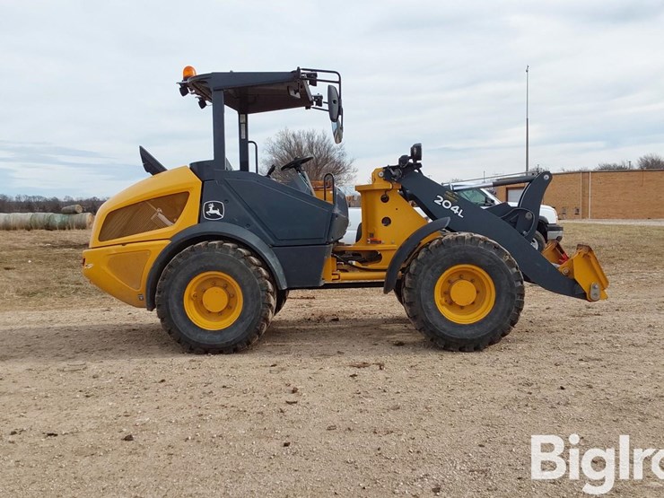 deere-204l-image-4