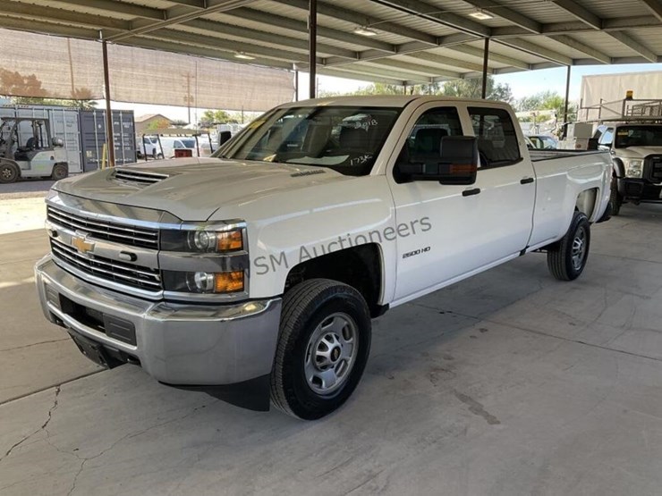 2018-chevrolet-silverado-2500hd-image-4
