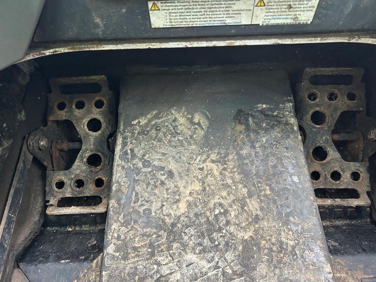 2019-bobcat-s740-image-18