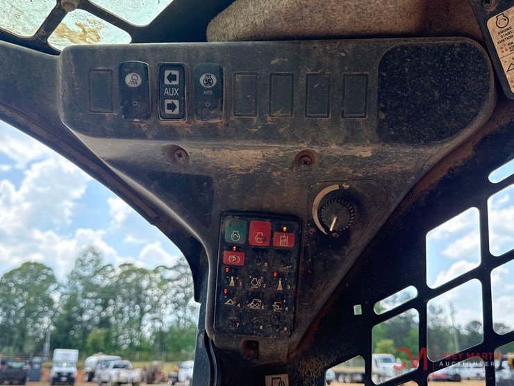 2024-deere-331g-image-12