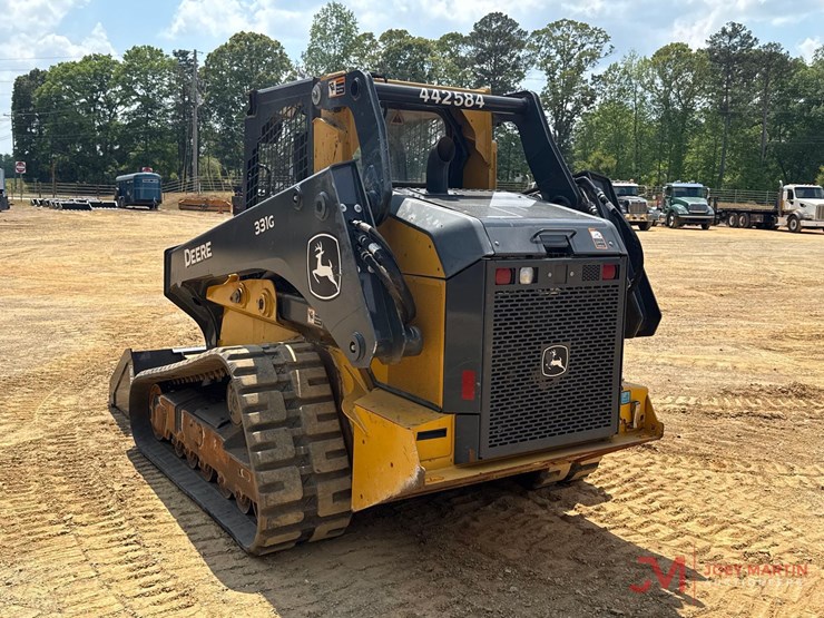 deere-331g-image-4
