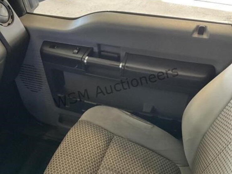 2014-ford-f550-image-26