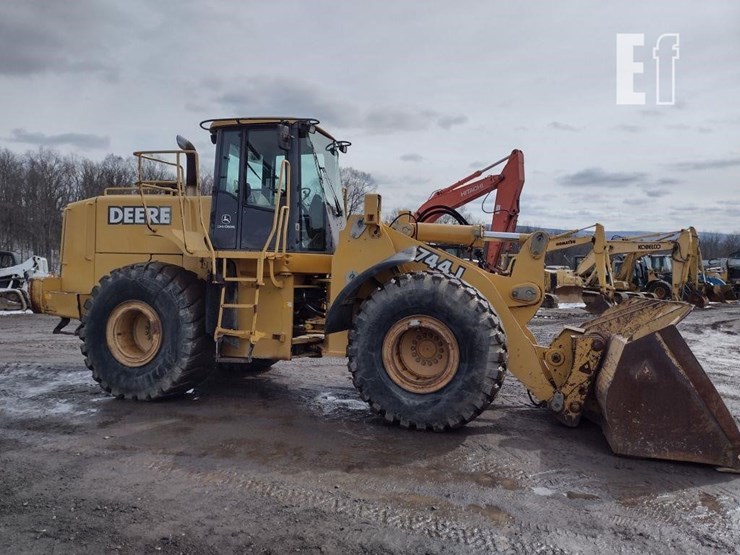 2003-deere-744j-image-3