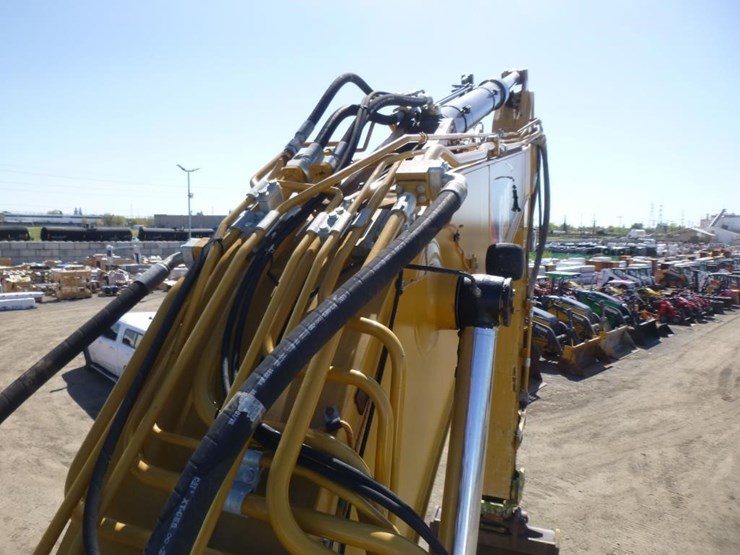 2019-caterpillar-335f-lcr-image-39