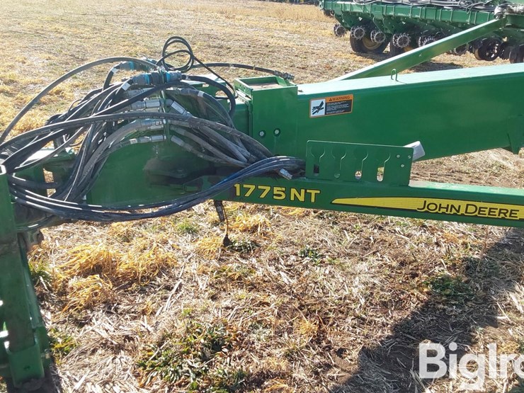 2015-john-deere-1775nt-image-16