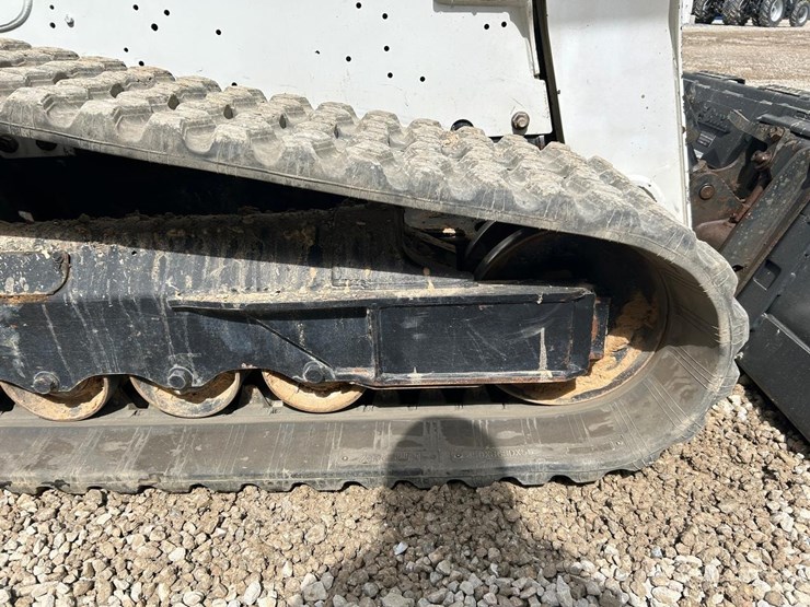 2022-bobcat-t770-image-14
