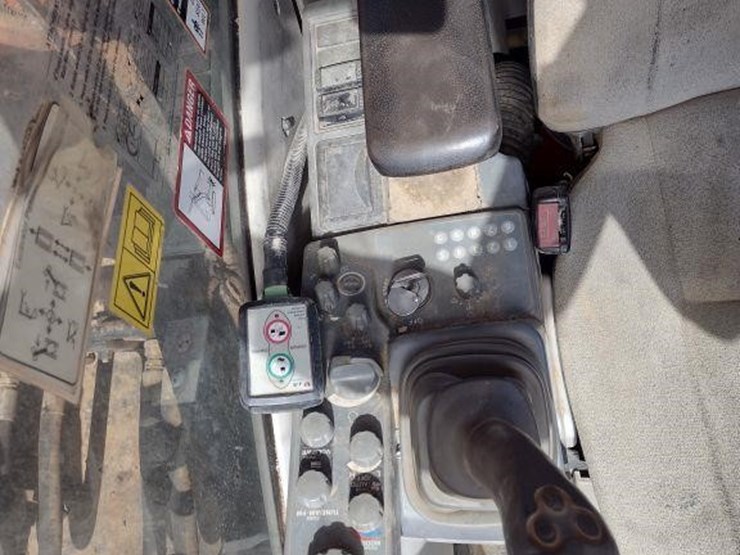 hitachi-zx350lc-6n-image-8
