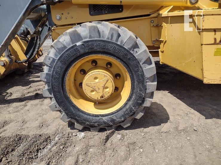 2010-deere-310j-image-18