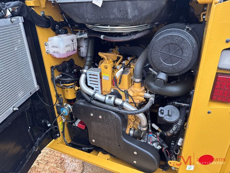 2023-caterpillar-259d3-image-11