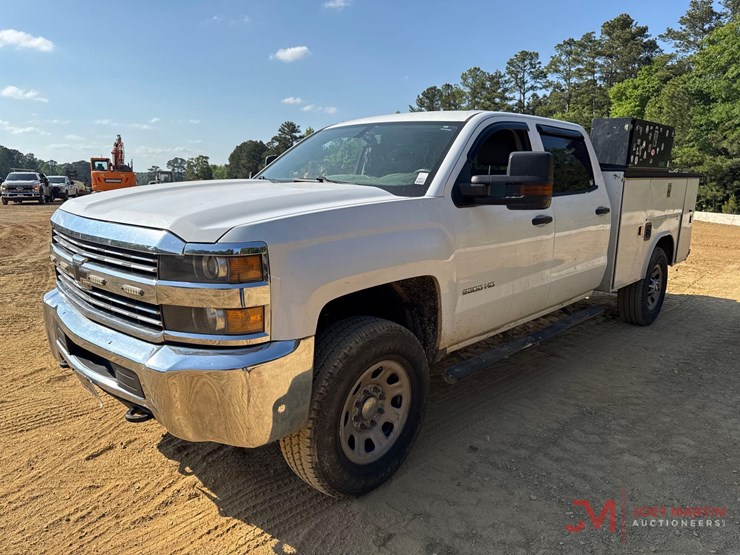 2018-chevrolet-silverado-2500-image-3