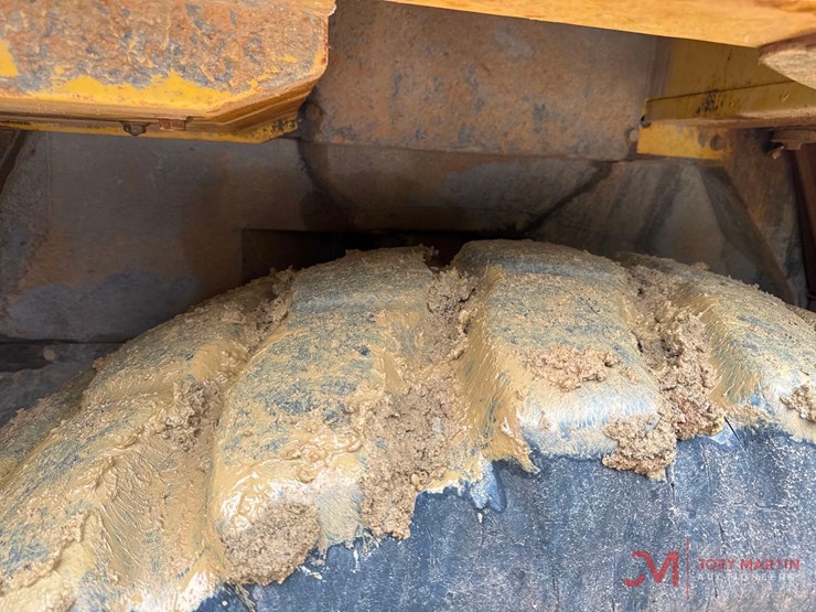 2013-komatsu-hm300-3-image-5