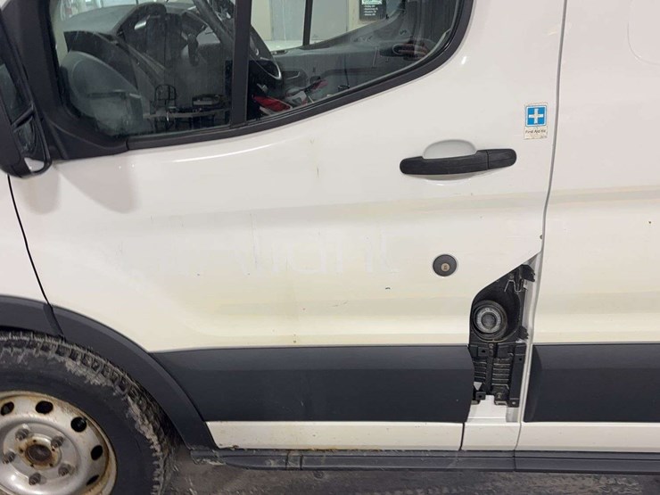 2016-ford-transit-image-23
