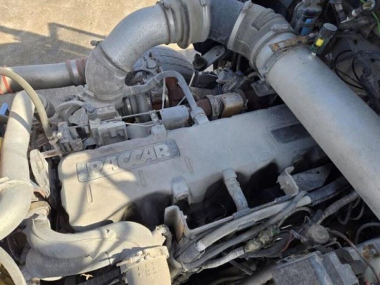 2011-kenworth-t800-image-46