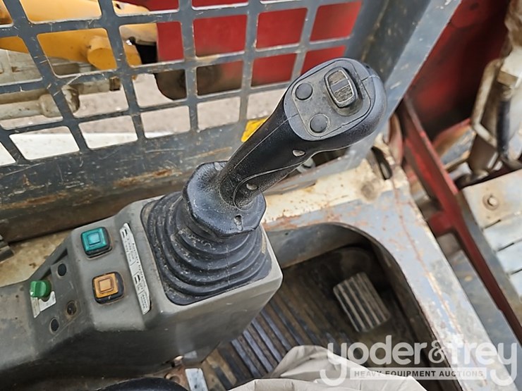 2018-takeuchi-tl8-image-26