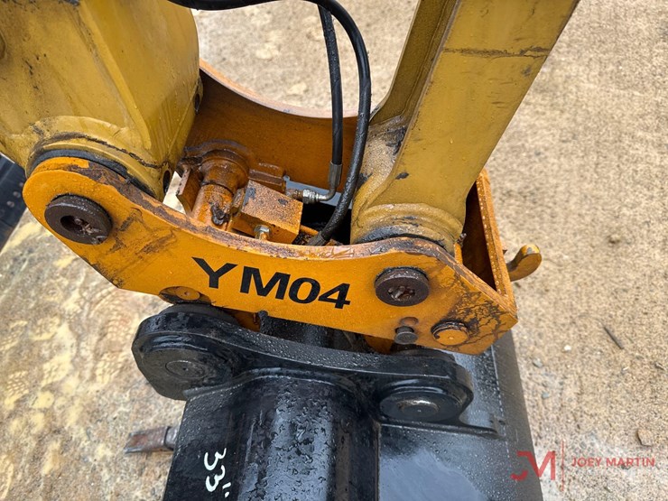 2025-caterpillar-307.5-image-10